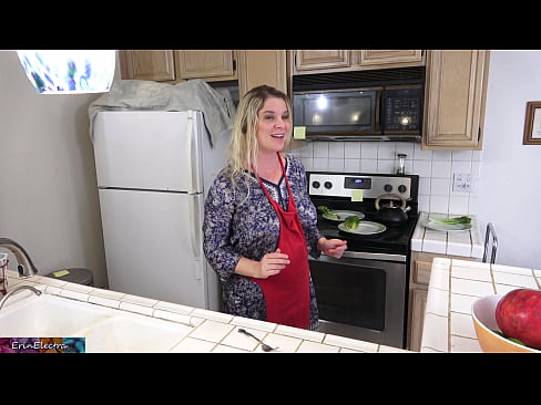 ❤️ Stepmom milking anjeunna di dapur saméméh tanggal na ☑ porno geulis dina su.hdporn24.ru